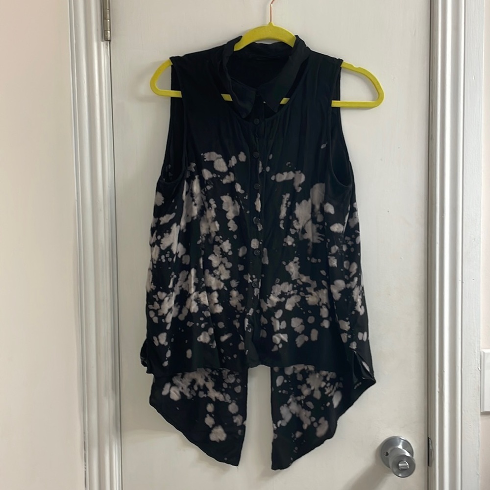 Monob cutout tie dye tank top